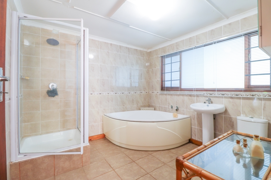 10 Bedroom Property for Sale in Dana Bay Western Cape